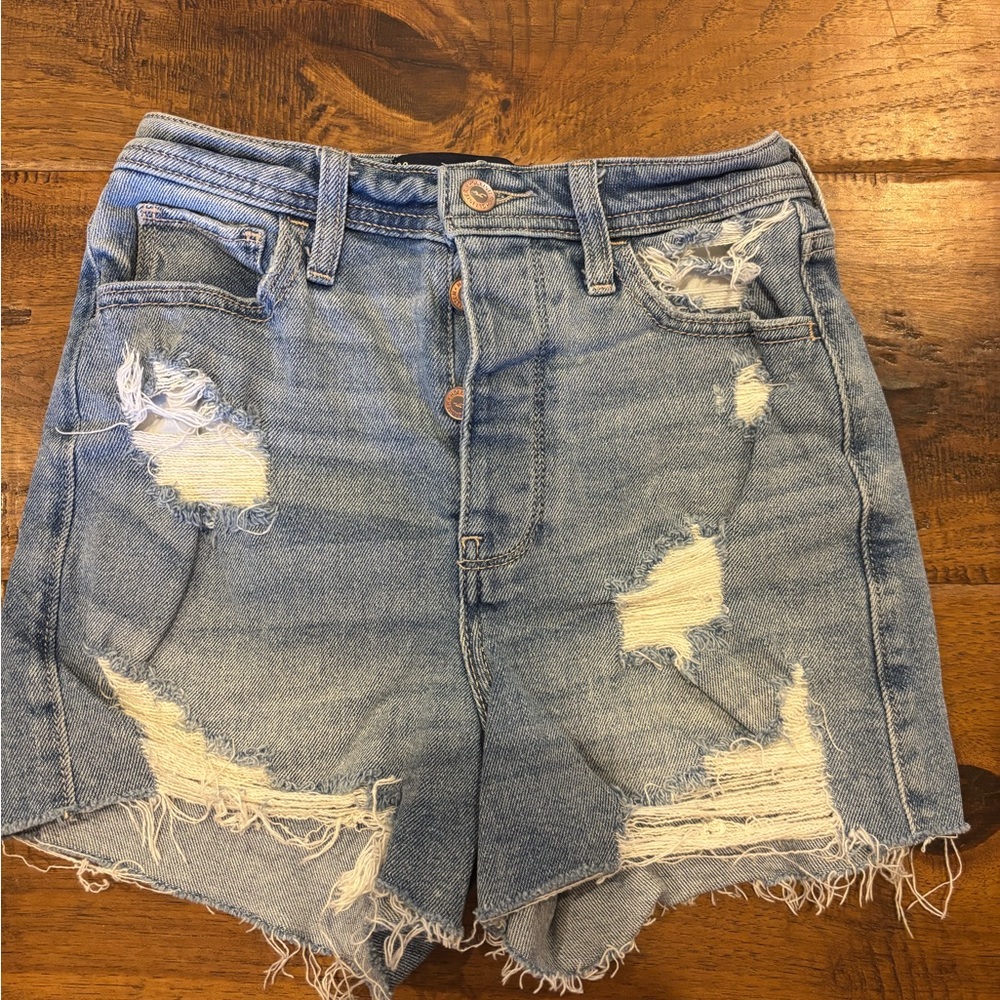 Women’s Hollistee Distressed Denim Shorts 00
